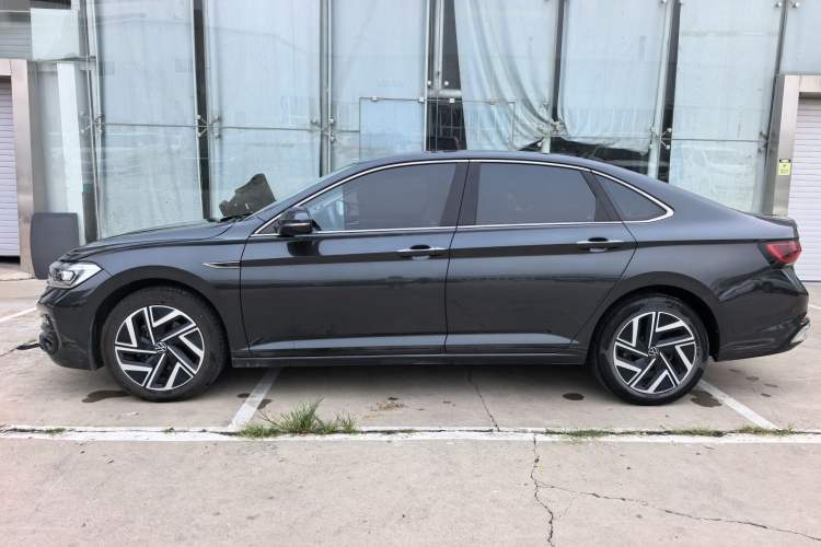 Used Volkswagen Sagitar 2023 300TSI DSG Excellence Edition Exterior 3