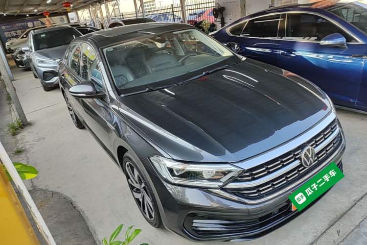 Used Volkswagen Sagitar 2023 300TSI DSG Excellence Edition Front Right 45 Deg