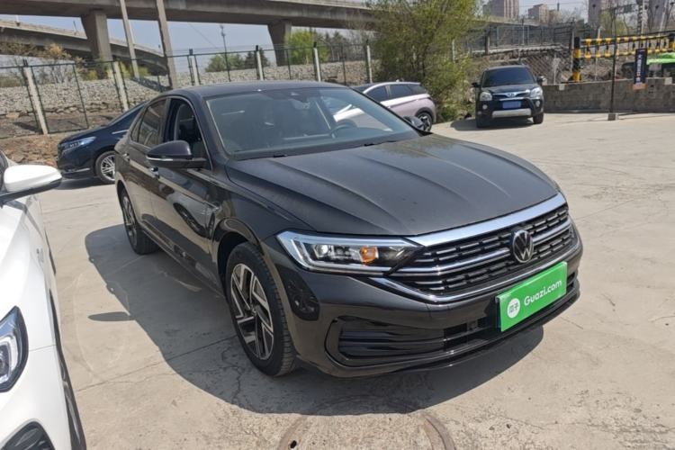 Used Volkswagen Sagitar 2023 300TSI DSG Excellence Edition Front Right 45 Deg
