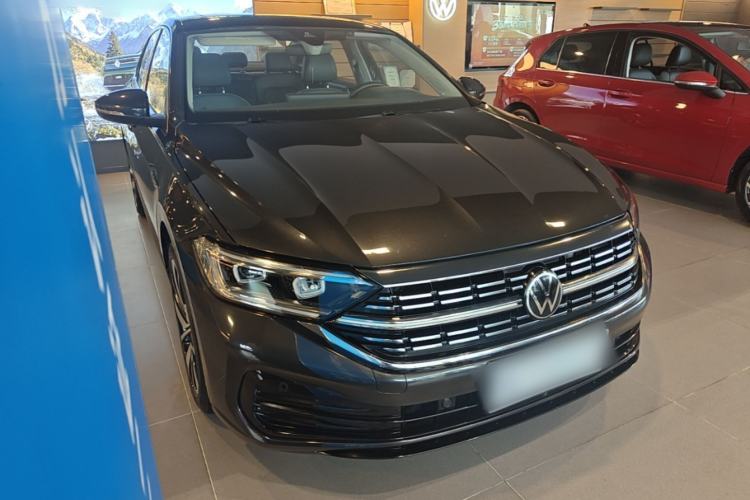Used Volkswagen Sagitar 2023 300TSI DSG Excellence Edition Front Right 45 Deg