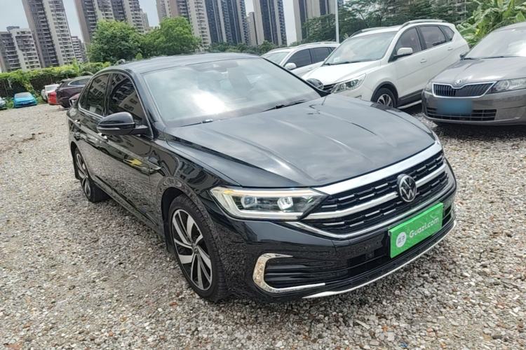Used Volkswagen Sagitar 2023 300TSI DSG Excellence Edition Front Right 45 Deg