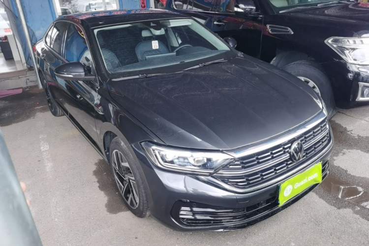 Used Volkswagen Sagitar 2023 300TSI DSG Excellence Edition Front Right 45 Deg