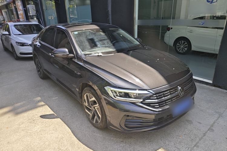 Used Volkswagen Sagitar 2023 200TSI DSG Excellence Edition Front Right 45 Deg