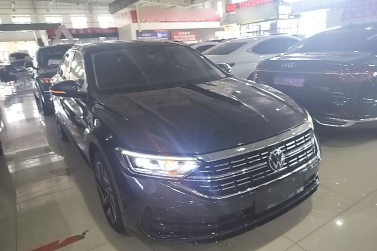 Used Volkswagen Sagitar 2023 300TSI DSG Excellence Edition Front Right 45 Deg