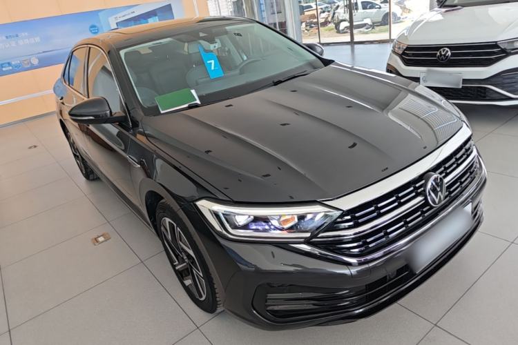 Used Volkswagen Sagitar 2023 300TSI DSG Excellence Edition Front Right 45 Deg