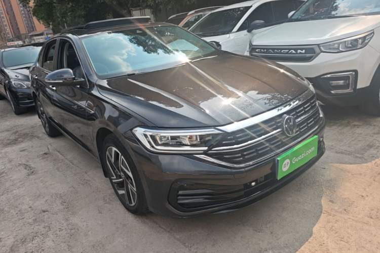 Used Volkswagen Sagitar 2023 300TSI DSG Excellence Edition Front Right 45 Deg