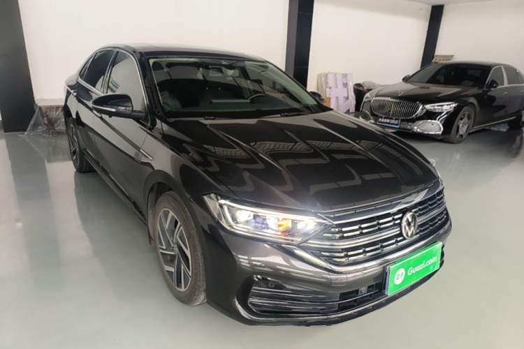 Used Volkswagen Sagitar 2023 300TSI DSG Excellence Edition Front Right 45 Deg