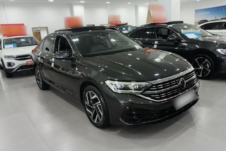 Used Volkswagen Sagitar 2023 300TSI DSG Excellence Edition Front Right 45 Deg