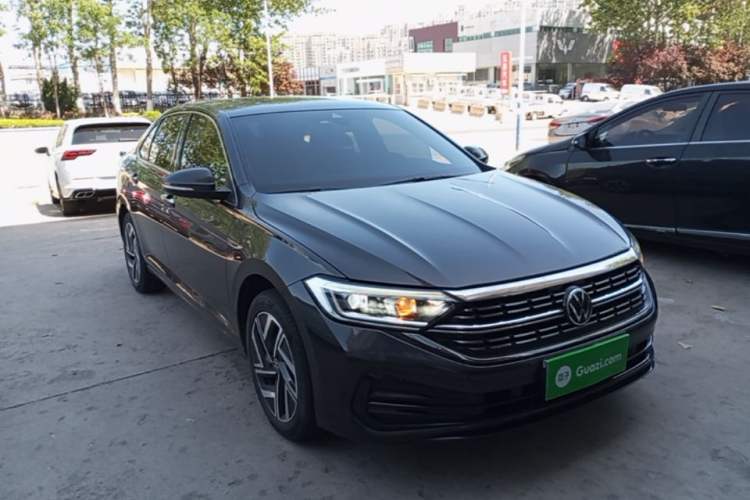 Used Volkswagen Sagitar 2023 280TSI DSG Excellence Edition Front Right 45 Deg
