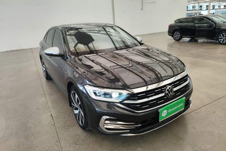 Used Volkswagen Sagitar 2023 300TSI DSG Excellence Edition Front Right 45 Deg