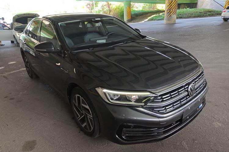 Used Volkswagen Sagitar 2023 300TSI DSG Excellence Edition Front Right 45 Deg