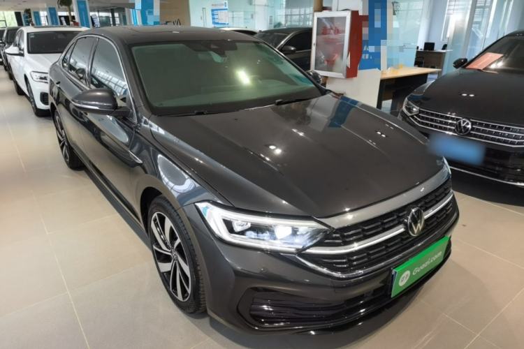 Used Volkswagen Sagitar 2023 300TSI DSG Excellence Edition Front Right 45 Deg