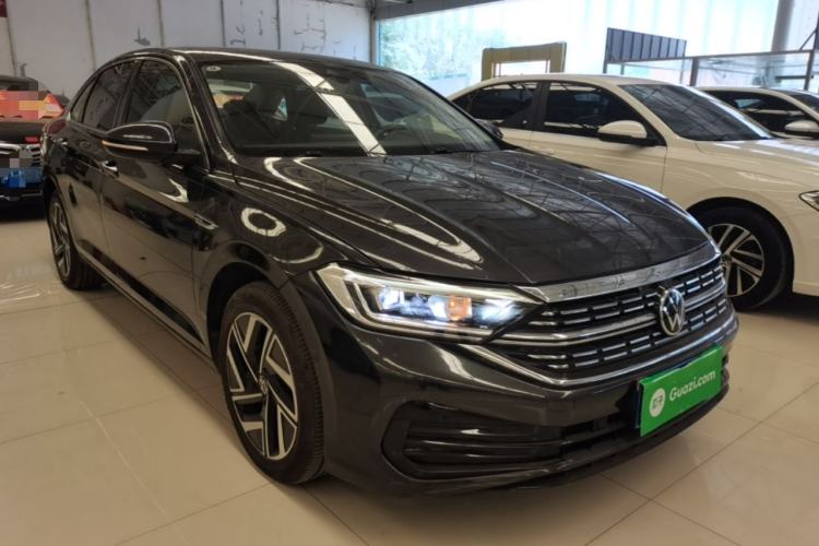 Used Volkswagen Sagitar 2023 200TSI DSG Excellence Edition Front Right 45 Deg