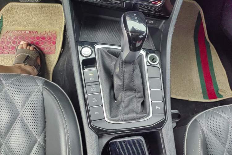 Used Volkswagen Sagitar 2023 200TSI DSG Excellence Edition Gear Lever