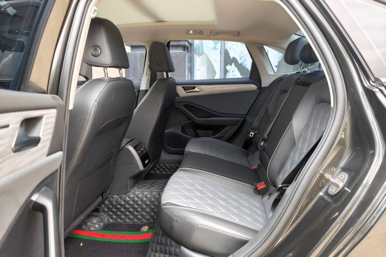 Used Volkswagen Sagitar 2023 300TSI DSG Excellence Edition Interior 10