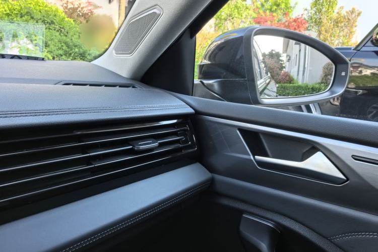 Used Volkswagen Sagitar 2023 300TSI DSG Flyover Edition Interior 10