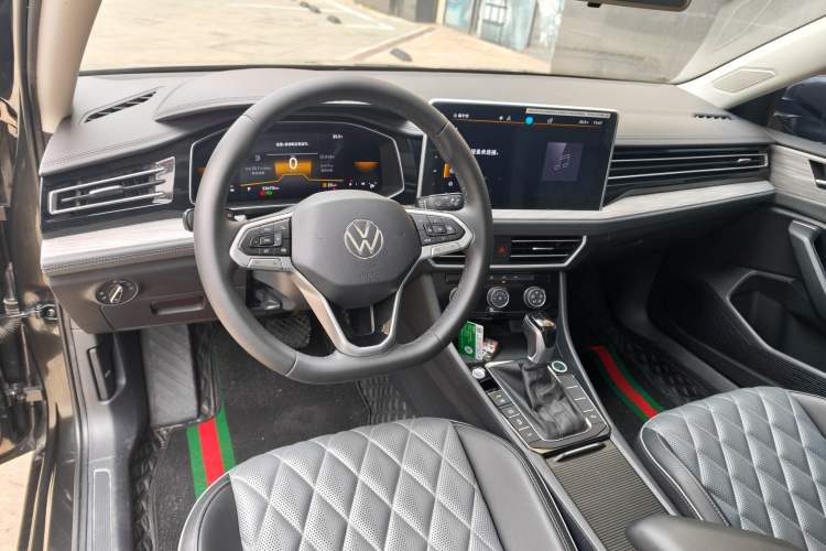 Used Volkswagen Sagitar 2023 300TSI DSG Excellence Edition Interior 11