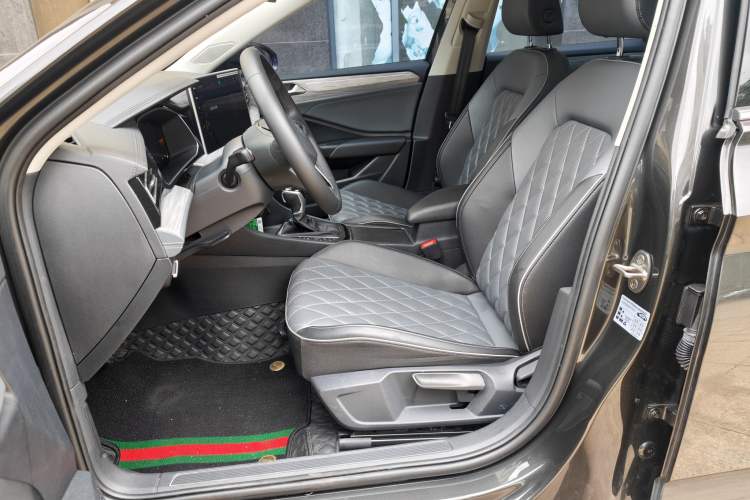 Used Volkswagen Sagitar 2023 300TSI DSG Excellence Edition Interior 12