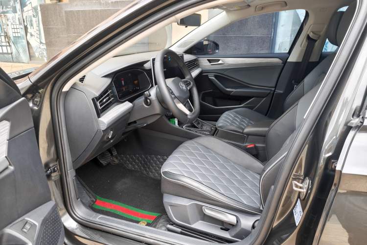 Used Volkswagen Sagitar 2023 300TSI DSG Excellence Edition Interior 13