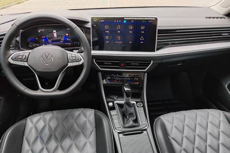 Used Volkswagen Sagitar 2023 200TSI DSG Excellence Edition Interior 2