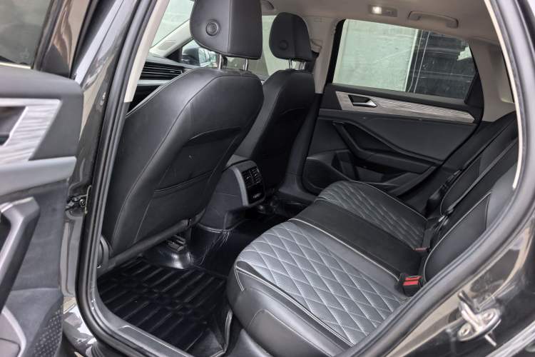 Used Volkswagen Sagitar 2023 300TSI DSG Excellence Edition Interior 3