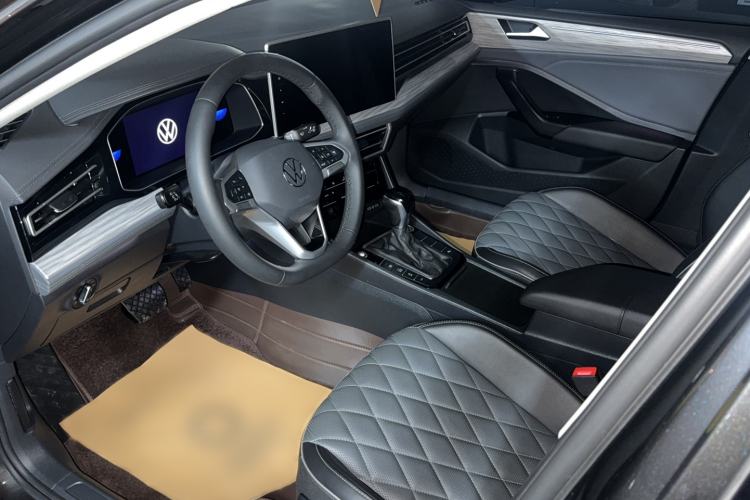 Used Volkswagen Sagitar 2023 200TSI DSG Excellence Edition Interior 4