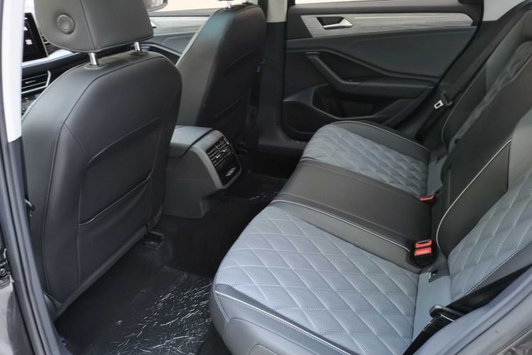 Used Volkswagen Sagitar 2023 300TSI DSG Excellence Edition Interior 5