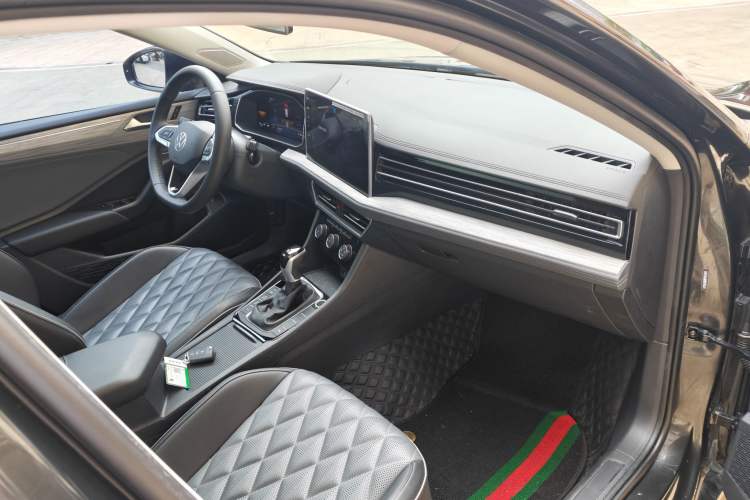 Used Volkswagen Sagitar 2023 300TSI DSG Excellence Edition Interior 6