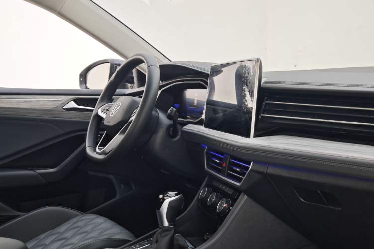 Used Volkswagen Sagitar 2023 300TSI DSG Excellence Edition Interior 6