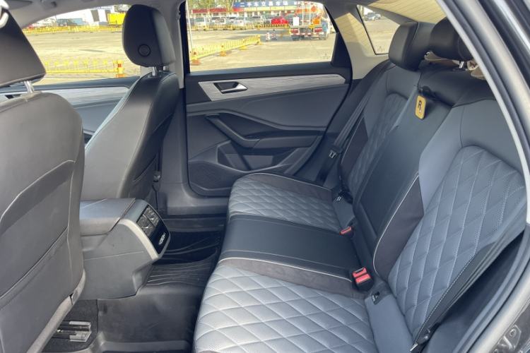 Used Volkswagen Sagitar 2023 300TSI DSG Excellence Edition Interior 6