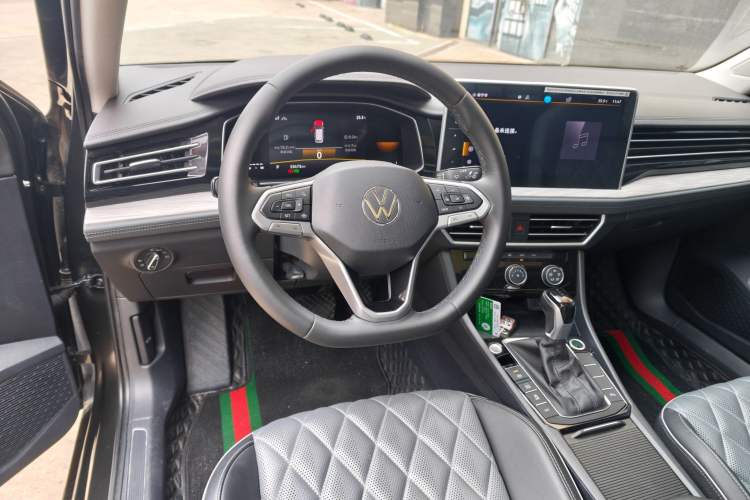 Used Volkswagen Sagitar 2023 300TSI DSG Excellence Edition Interior 9