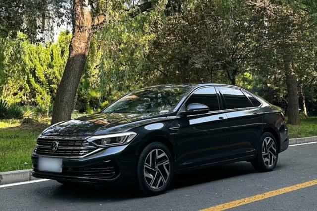 Ojetý Volkswagen Sagitar 2023 300TSI DSG Excellence Edition