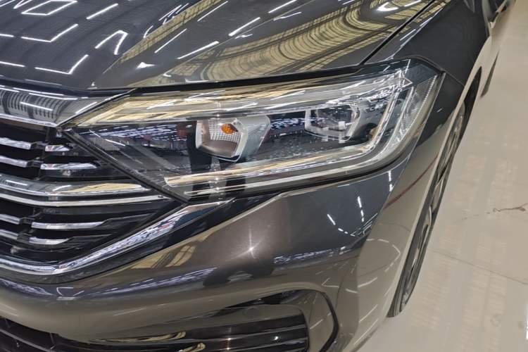 Used Volkswagen Sagitar 2023 300TSI DSG Excellence Edition Left Front Headlight