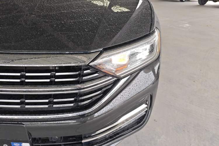 Used Volkswagen Sagitar 2023 300TSI DSG Excellence Edition Left Front Headlight