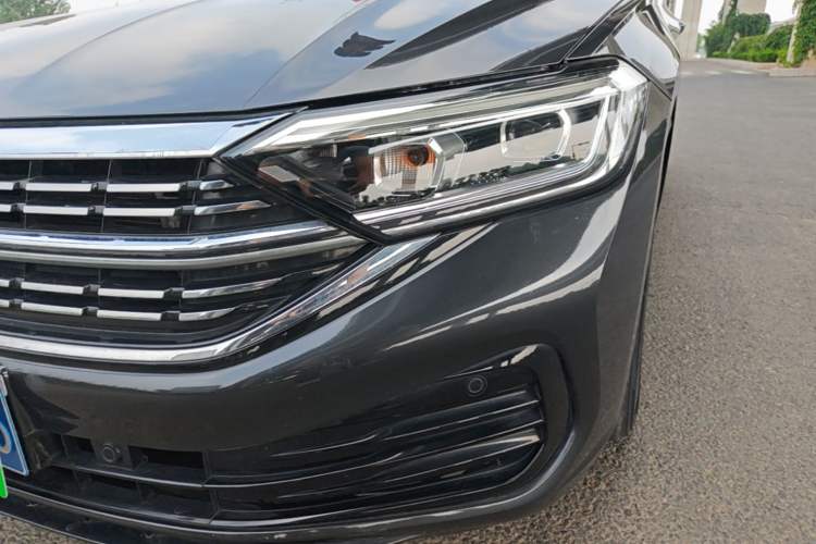 Used Volkswagen Sagitar 2023 300TSI DSG Excellence Edition Left Front Headlight