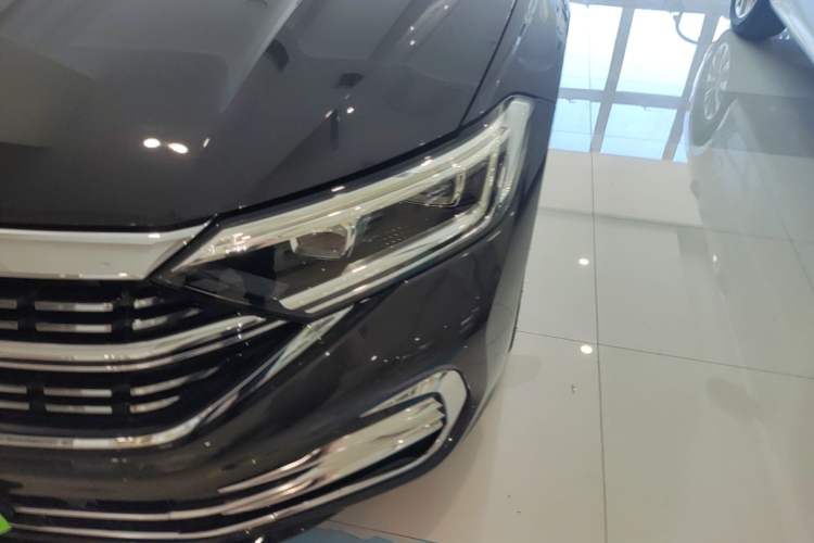 Used Volkswagen Sagitar 2023 300TSI DSG Excellence Edition Left Front Headlight