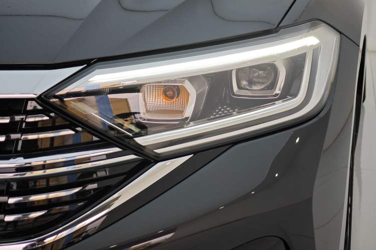 Used Volkswagen Sagitar 2023 300TSI DSG Excellence Edition Left Front Headlight