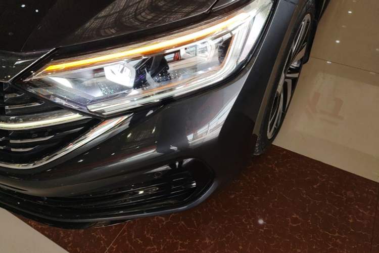 Used Volkswagen Sagitar 2023 300TSI DSG Excellence Edition Left Front Headlight