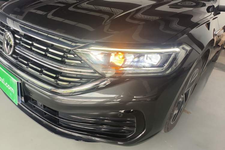 Used Volkswagen Sagitar 2023 300TSI DSG Excellence Edition Left Front Headlight