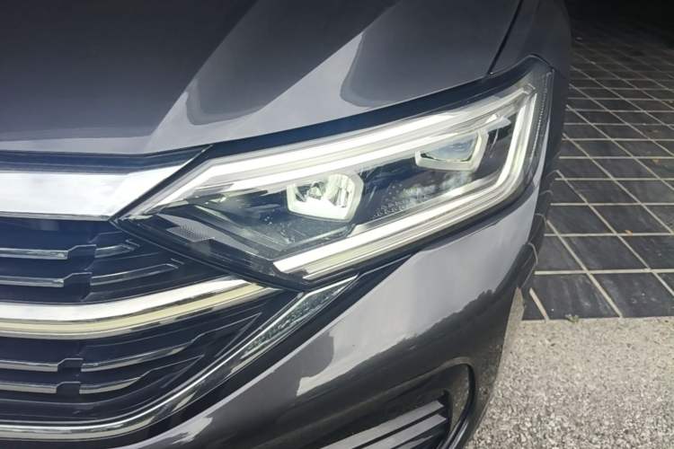 Used Volkswagen Sagitar 2023 300TSI DSG Excellence Edition Left Front Headlight