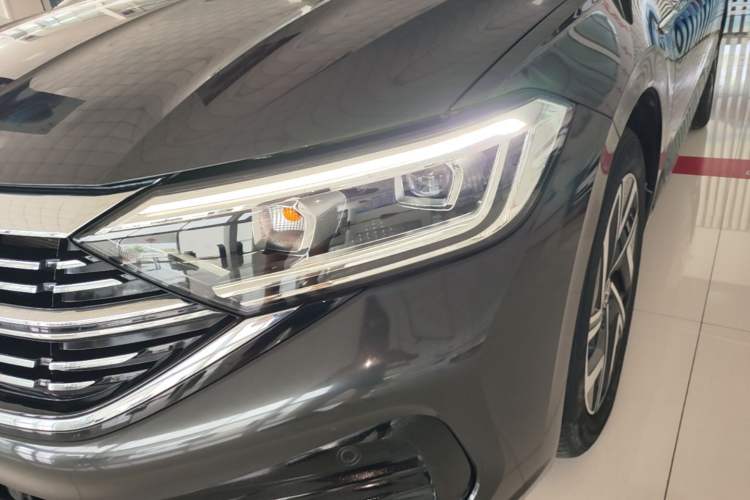 Used Volkswagen Sagitar 2023 300TSI DSG Excellence Edition Left Front Headlight