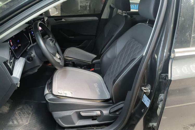 Used Volkswagen Sagitar 2023 300TSI DSG Excellence Edition Left Front Seat