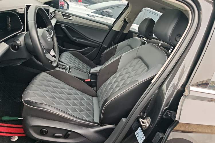 Used Volkswagen Sagitar 2023 300TSI DSG Excellence Edition Left Front Seat