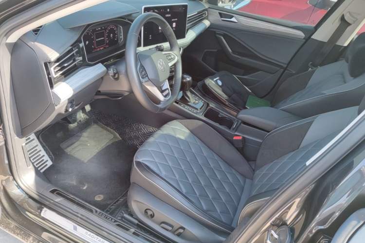 Used Volkswagen Sagitar 2023 300TSI DSG Excellence Edition Left Front Seat