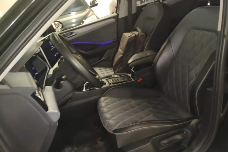 Used Volkswagen Sagitar 2023 300TSI DSG Excellence Edition Left Front Seat