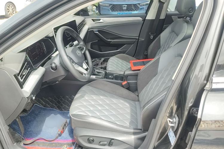 Used Volkswagen Sagitar 2023 300TSI DSG Excellence Edition Left Front Seat