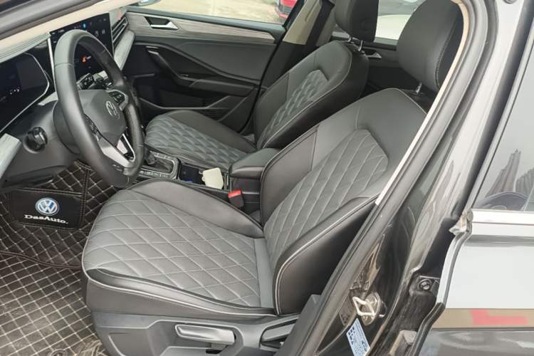 Used Volkswagen Sagitar 2023 280TSI DSG Excellence Edition Left Front Seat