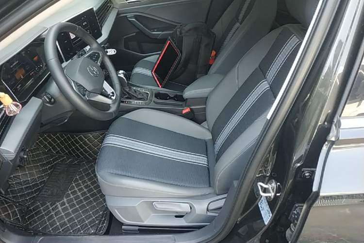 Used Volkswagen Sagitar 2023 300TSI DSG Flyover Edition Left Front Seat