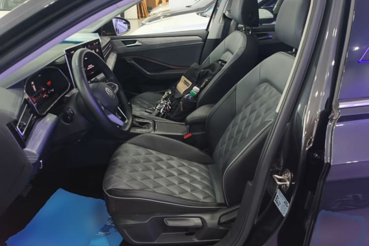 Used Volkswagen Sagitar 2023 300TSI DSG Excellence Edition Left Front Seat