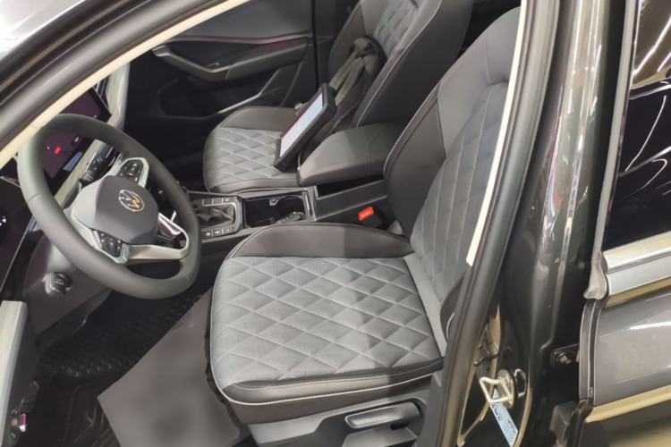 Used Volkswagen Sagitar 2023 300TSI DSG Excellence Edition Left Front Seat